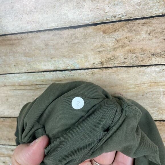 Lululemon Sunset Salutation Crops sz 2 - Picture 5 of 5